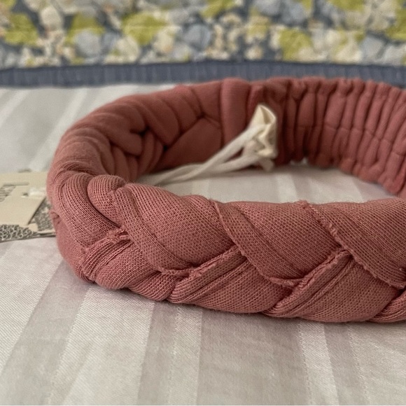 Kate Quinn Headband Bundle of 4. Size Medium Organic Cotton. Size Small Modal. - Picture 2 of 5